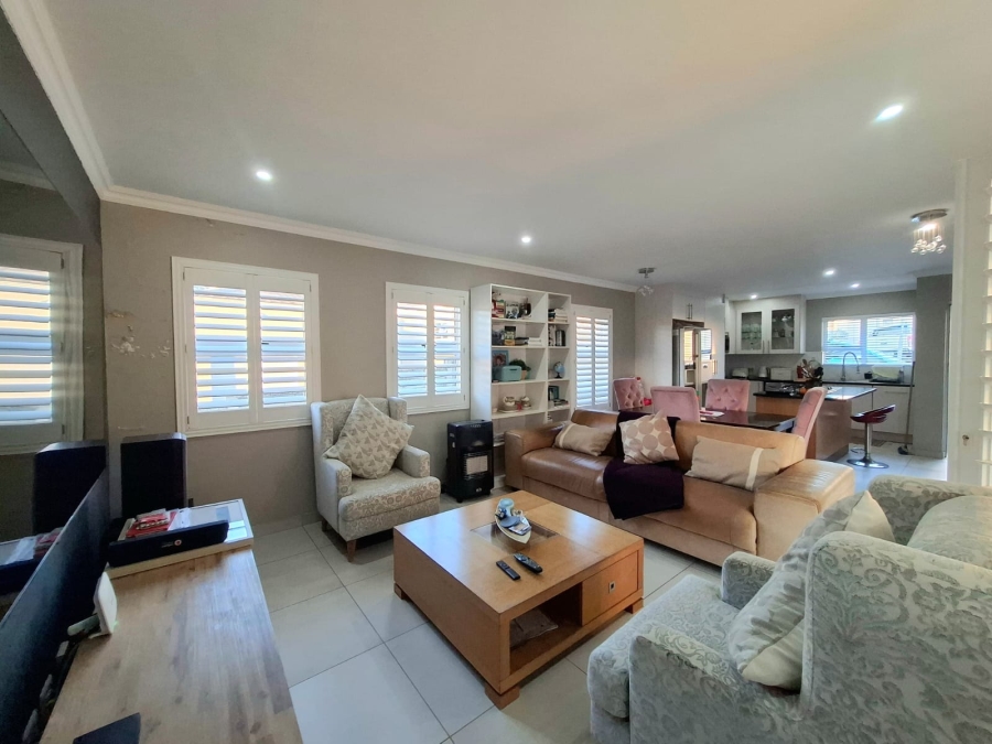 3 Bedroom Property for Sale in Nahoon Valley Park Eastern Cape